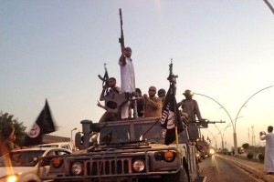 ISIS Captures Hundreds of US Vehicles and Tanks in Ramadi from Iraqis